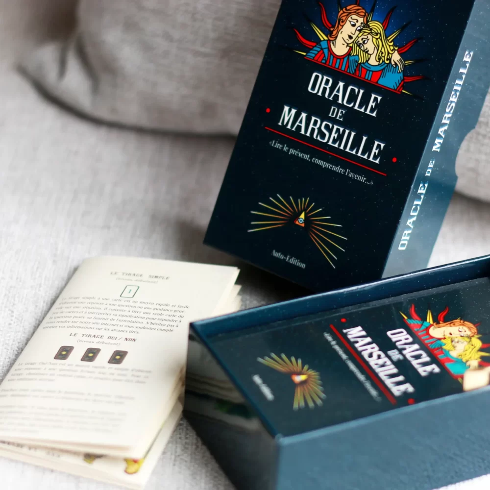 Jeu divinatoire et développement personnel Oracle de Marseille